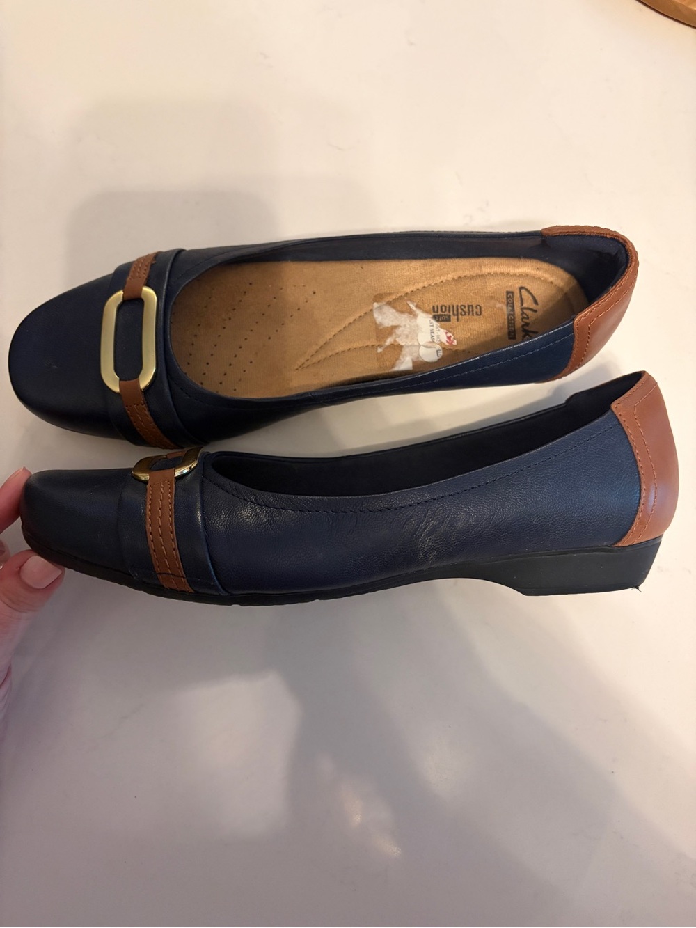 Clarks Collection Navy Blue and Tan Leather Cushion Flats Gold Buckle 10 - Picture 2 of 5